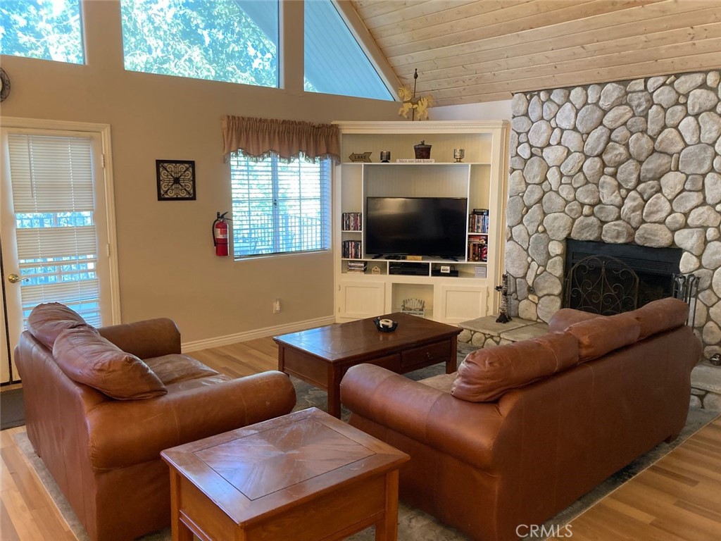 1050 Carousel Road Lake Arrowhead, CA 92352 - Photo 5 of 28
