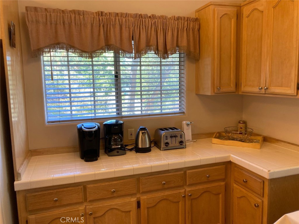 1050 Carousel Road Lake Arrowhead, CA 92352 - Photo 10 of 28