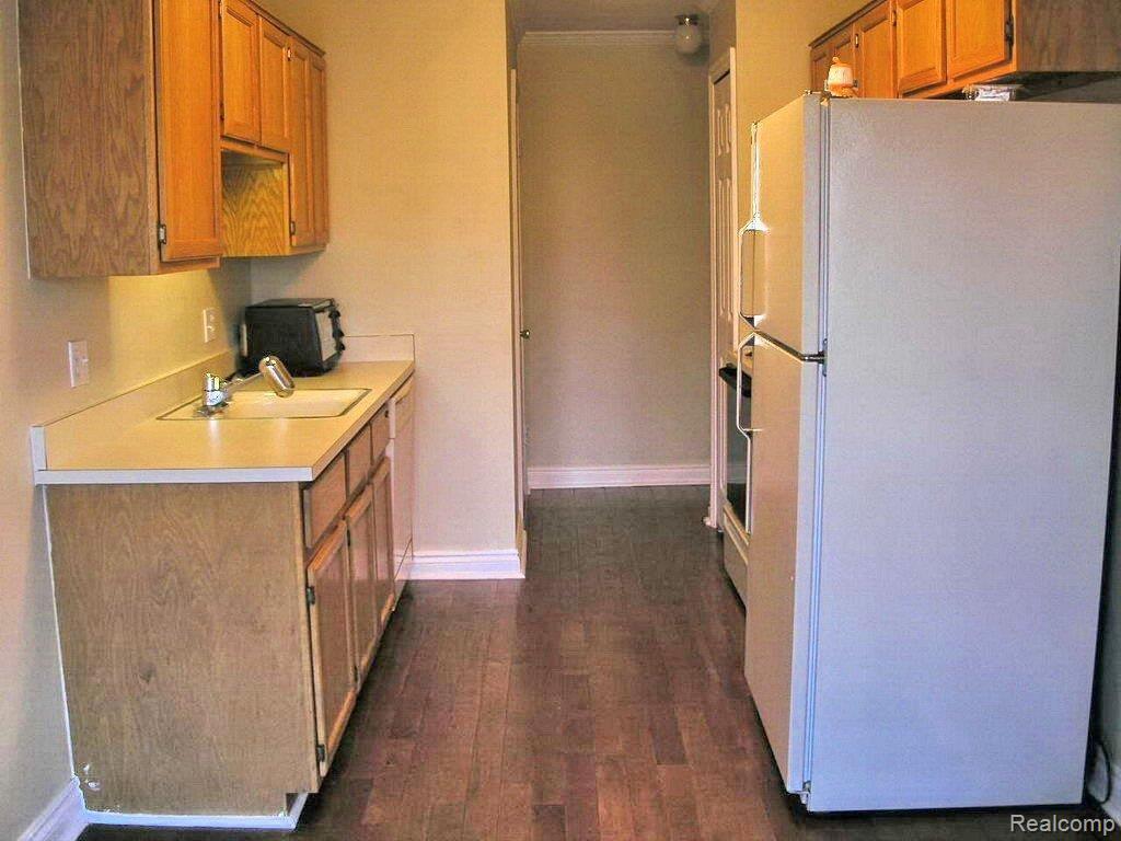 22130 Edgewater, Unit 174 Novi, MI 48375 - Photo 4 of 12 Kitchen