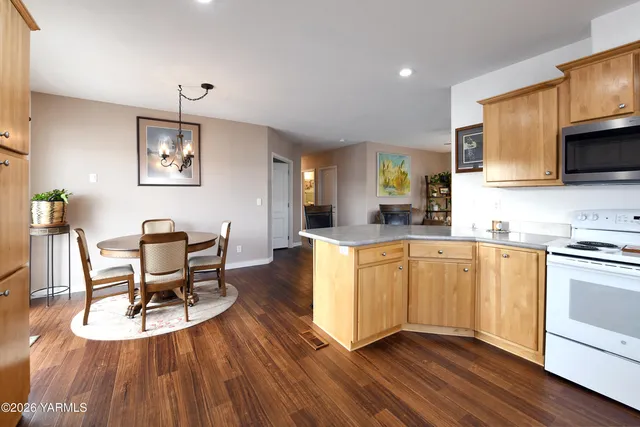 $246,900 | 200 Bridle Way, Unit 164, Yakima, WA 98901