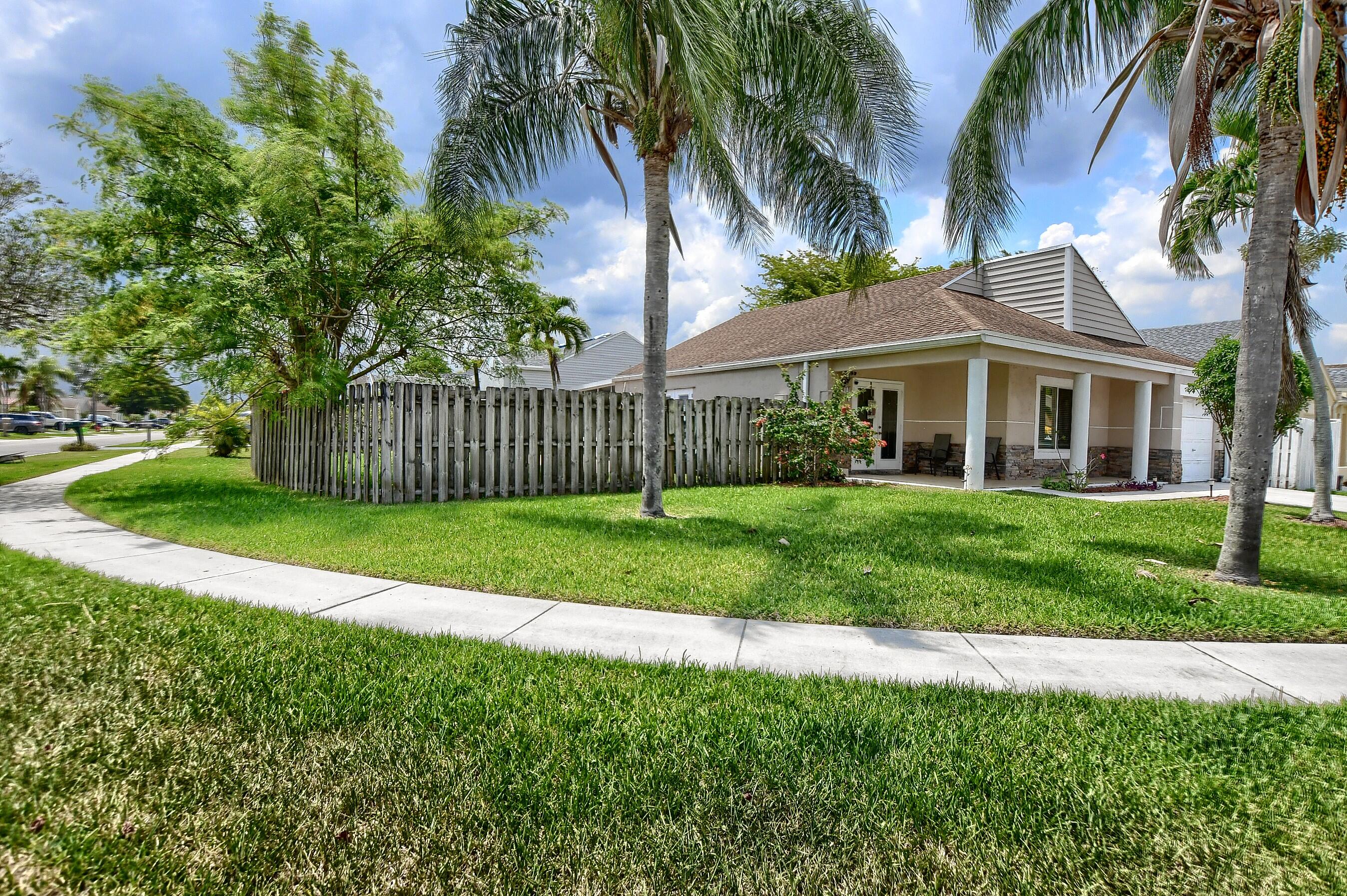 8431 Dynasty Drive Boca Raton, FL 33433 - Photo 5 of 32 04_ebf_7230-hdr(5)