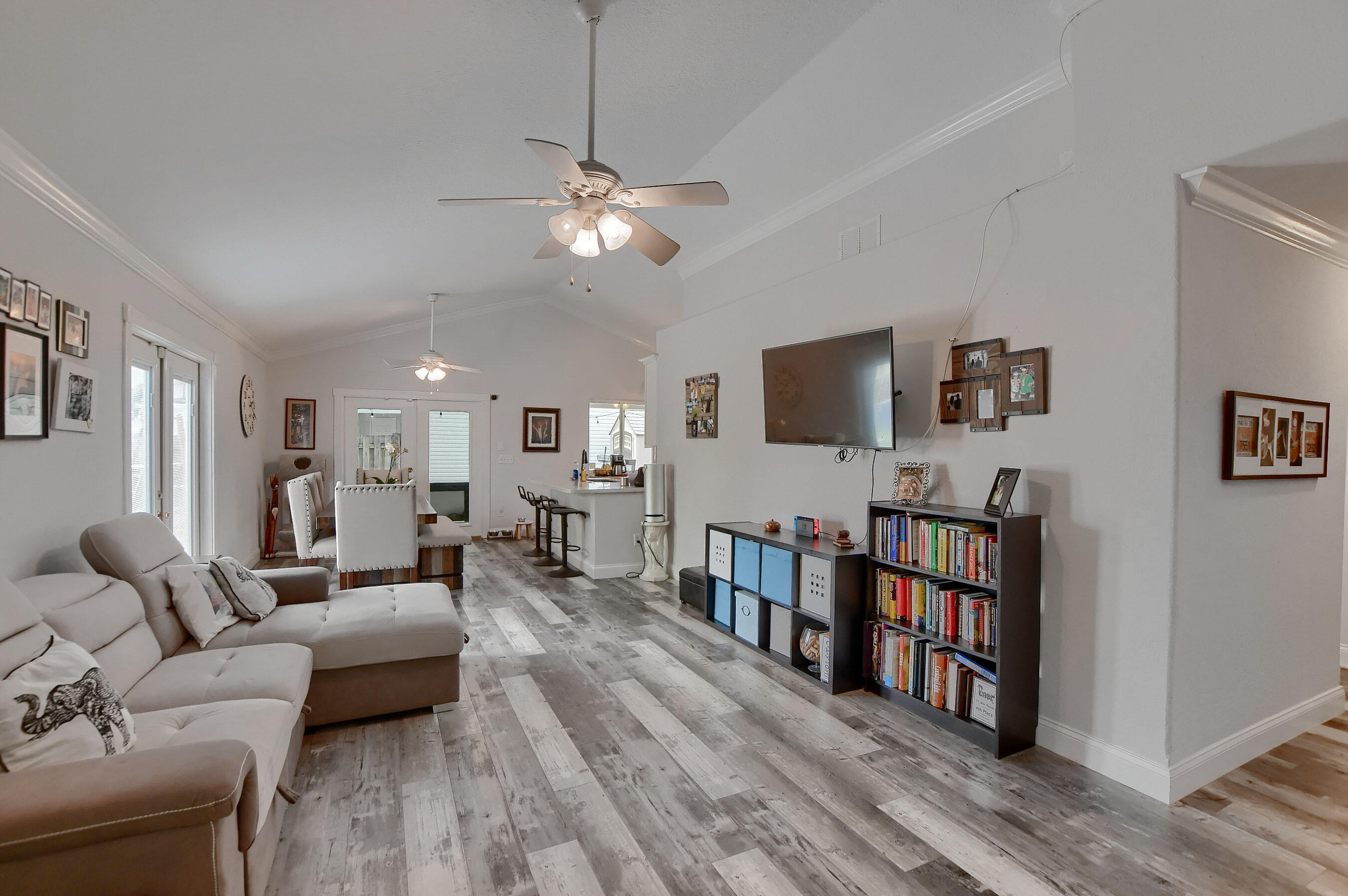 8431 Dynasty Drive Boca Raton, FL 33433 - Photo 9 of 32 08_ebf_7075-hdr(5)
