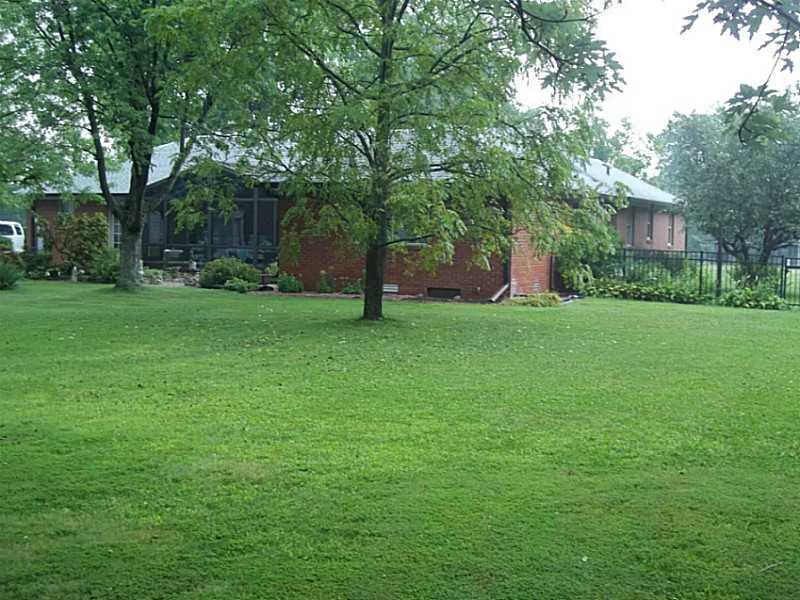 8844 South Franklin Road Indianapolis, IN 46259 - Photo 2 of 18 Gallery Image 2