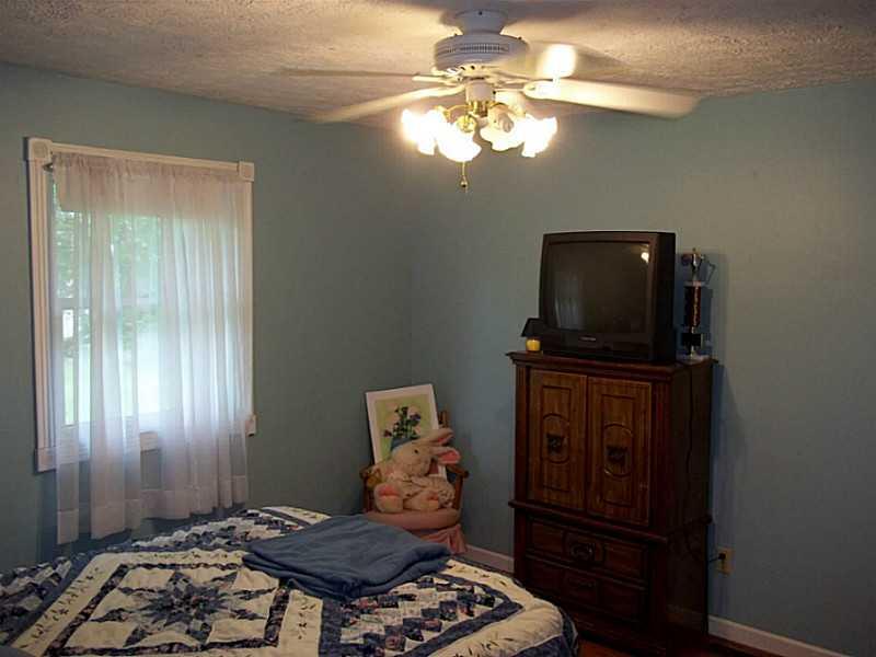 8844 South Franklin Road Indianapolis, IN 46259 - Photo 11 of 18 Gallery Image 11