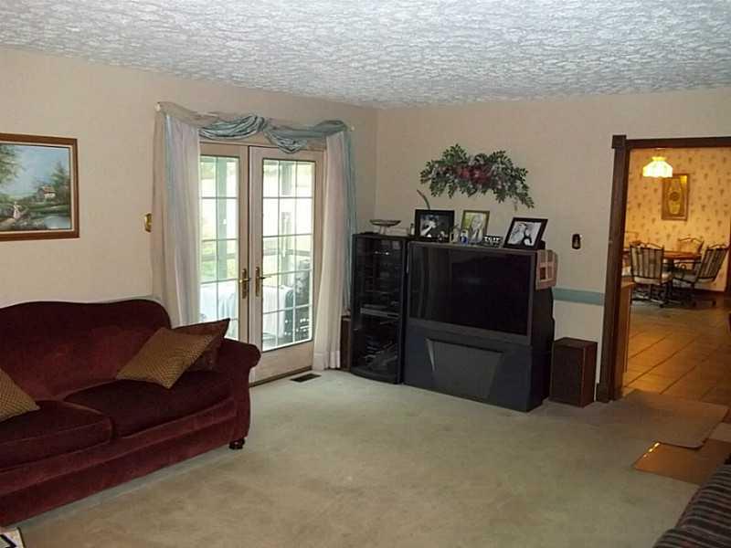 8844 South Franklin Road Indianapolis, IN 46259 - Photo 4 of 18 Gallery Image 4