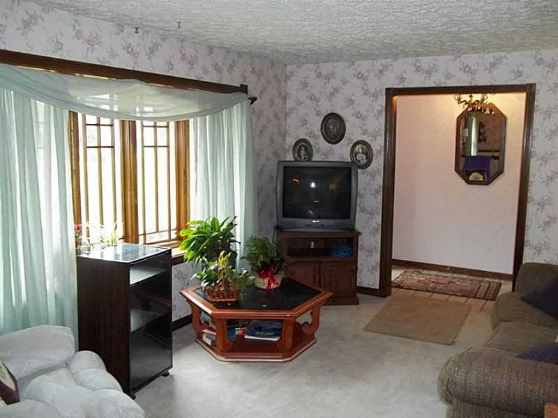 8844 South Franklin Road Indianapolis, IN 46259 - Photo 6 of 18 Gallery Image 6