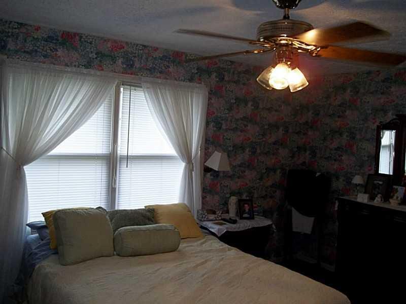8844 South Franklin Road Indianapolis, IN 46259 - Photo 10 of 18 Gallery Image 10