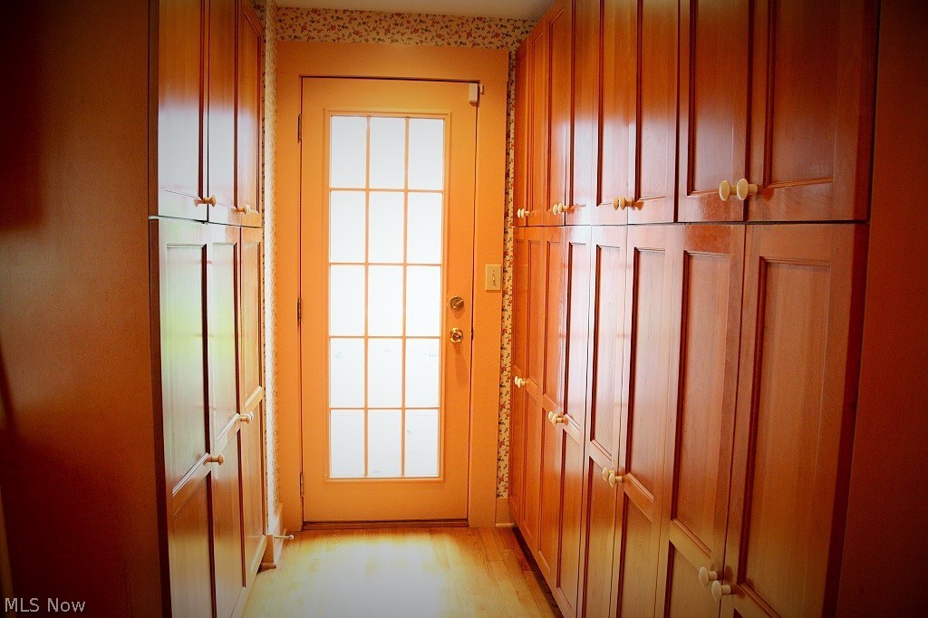 909 East Mennonite Road Aurora, OH 44202 - Photo 12 of 27 Gallery Image 12