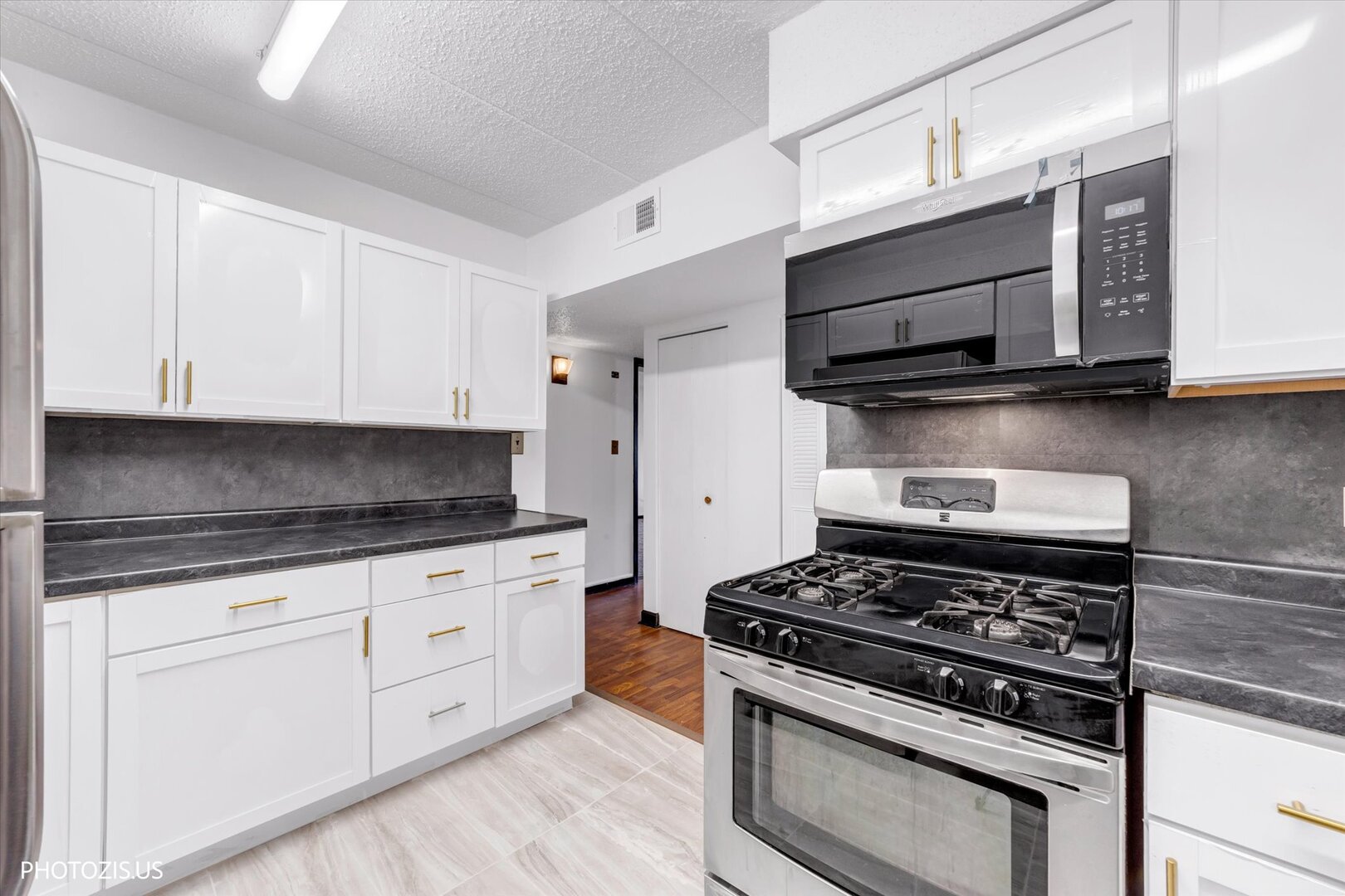 10524 Ridge Cove Drive, Unit 25B Chicago Ridge, IL 60415 - Photo 15 of 28 Gallery Image 15
