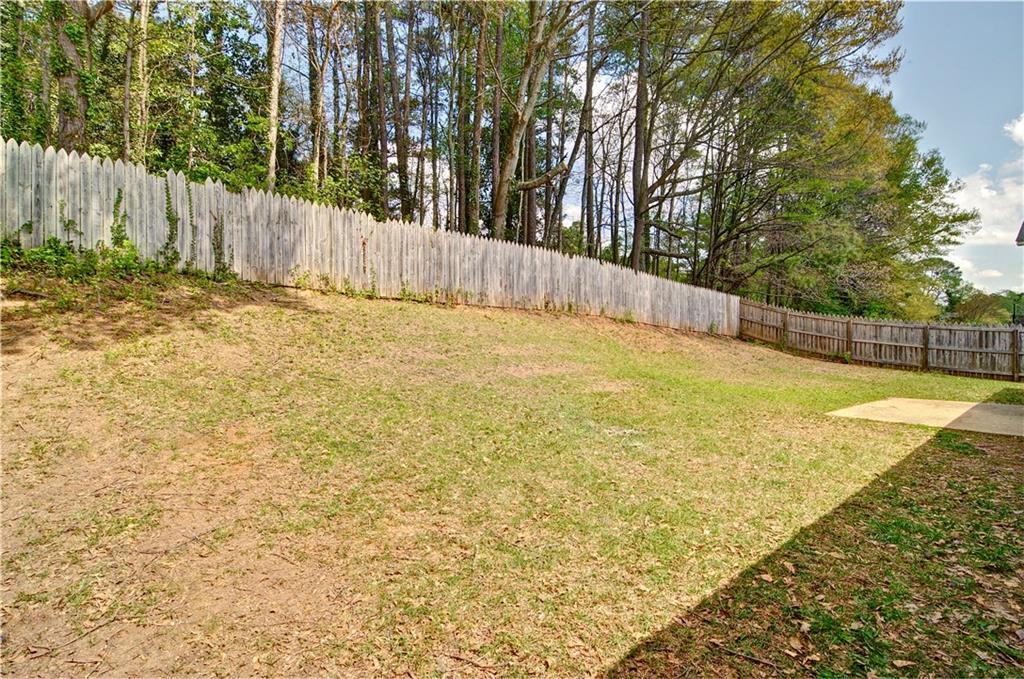 2665 Ivydale Court Southwest Atlanta, GA 30311 - Photo 42 of 45 a view of a backyard