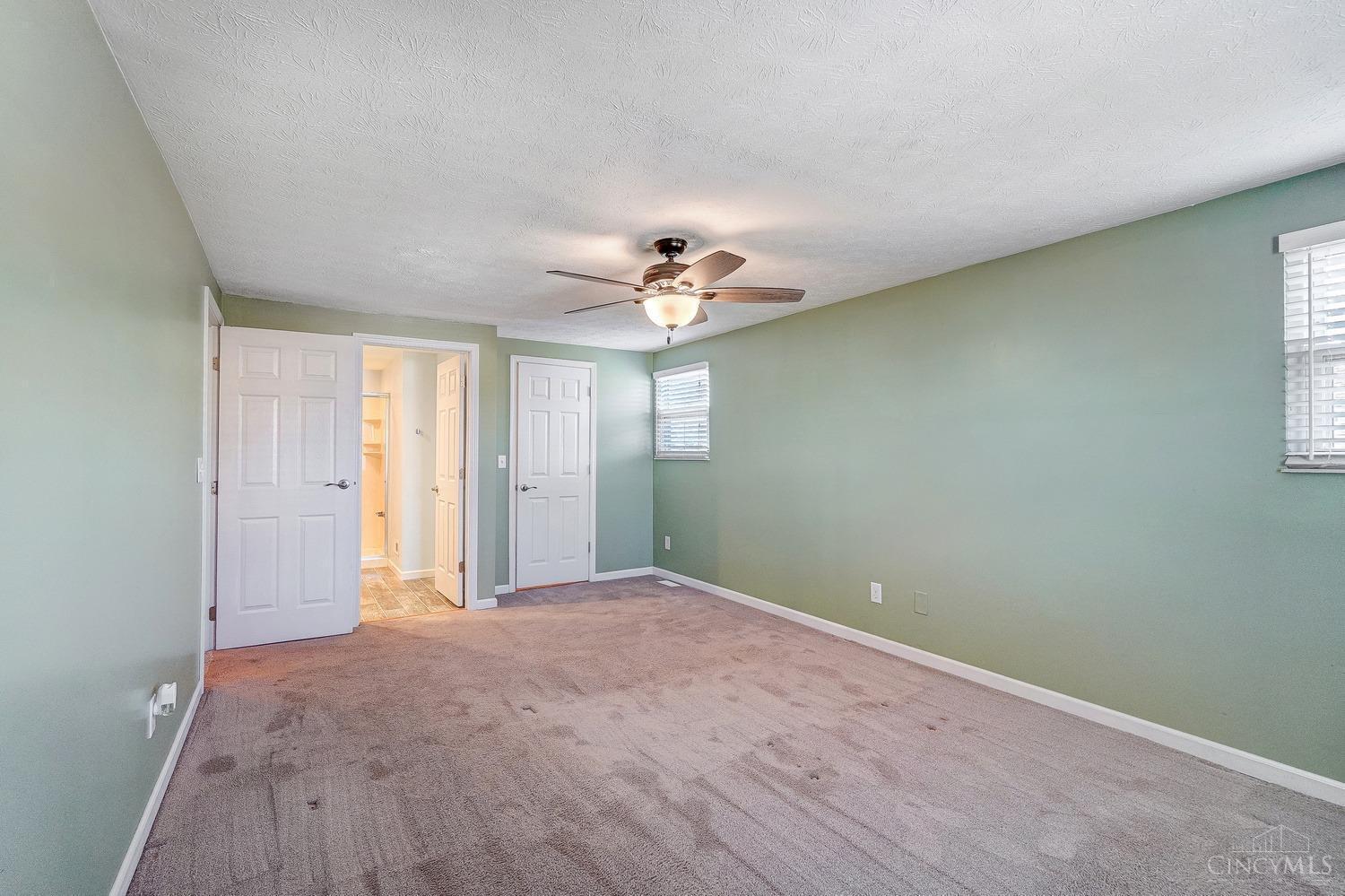 2497 Crest Road Cincinnati, OH 45231 - Photo 5 of 30