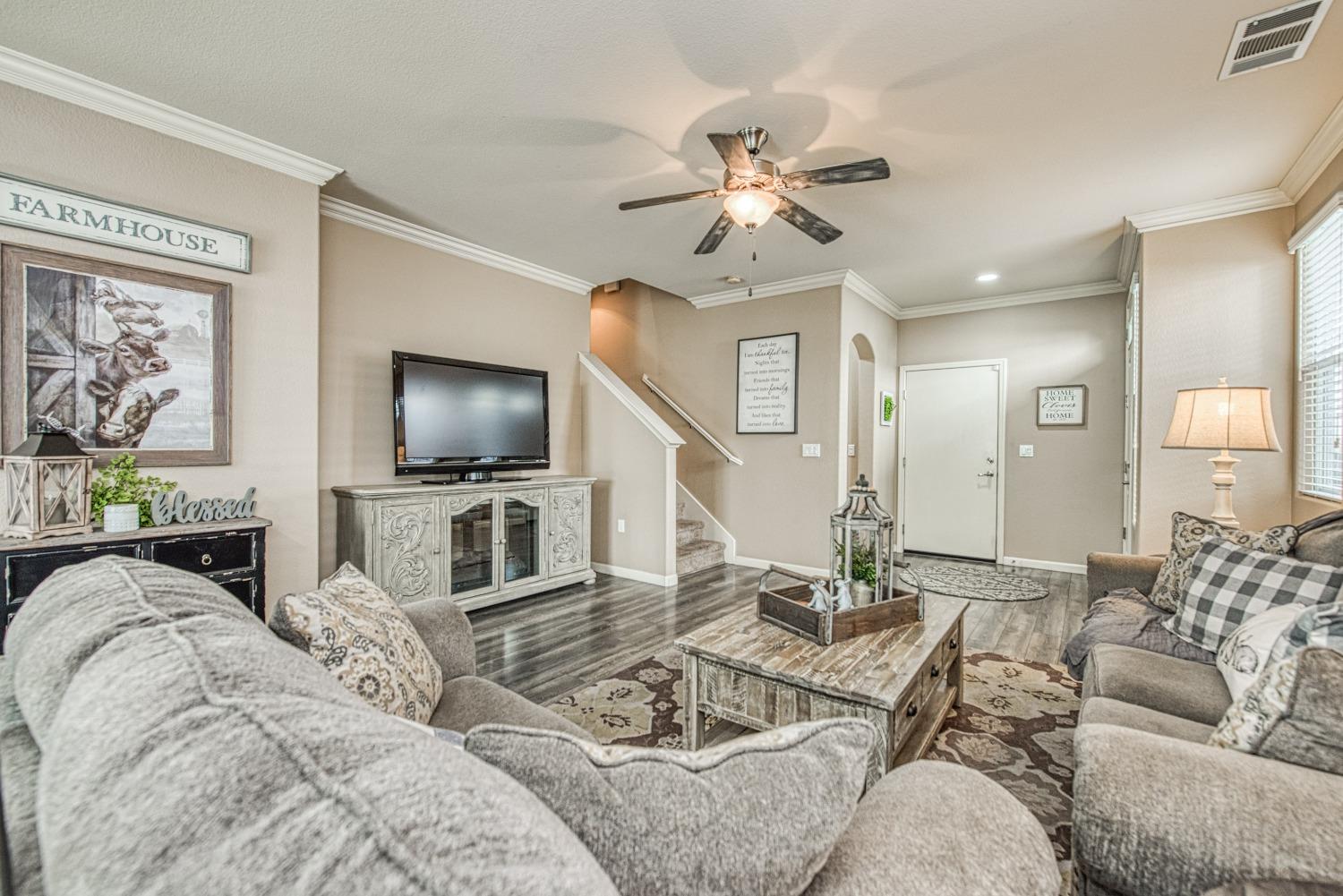 343 Raphael Lane Clovis, CA 93611 - Photo 13 of 48