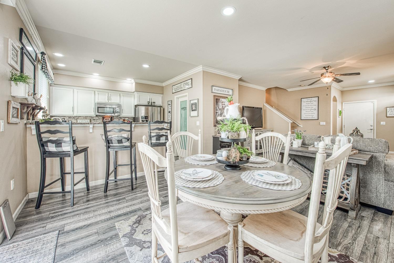 343 Raphael Lane Clovis, CA 93611 - Photo 14 of 48