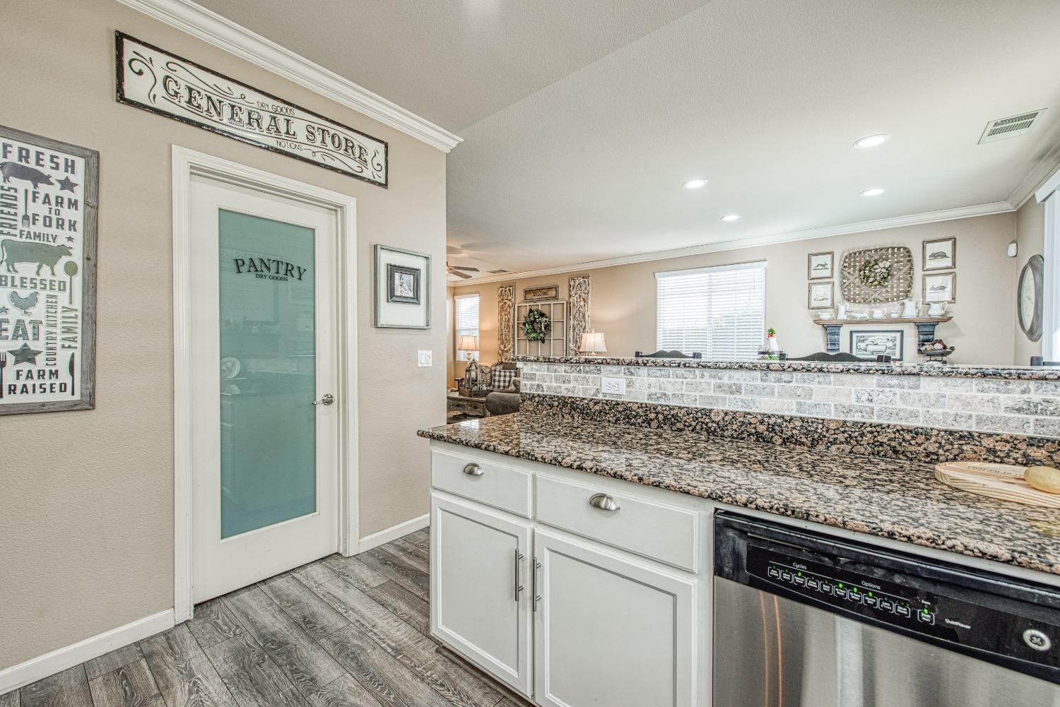 343 Raphael Lane Clovis, CA 93611 - Photo 19 of 48