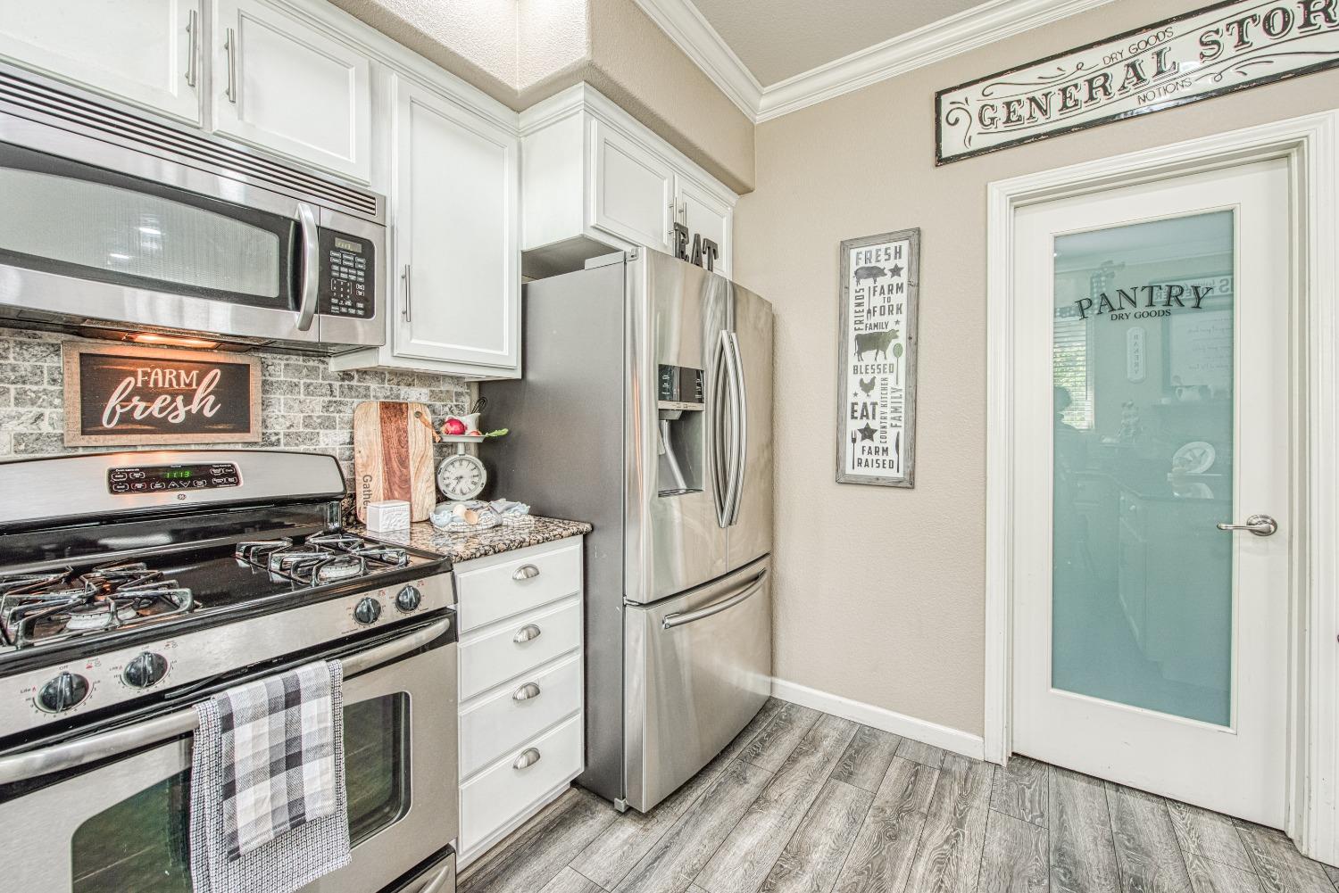 343 Raphael Lane Clovis, CA 93611 - Photo 20 of 48