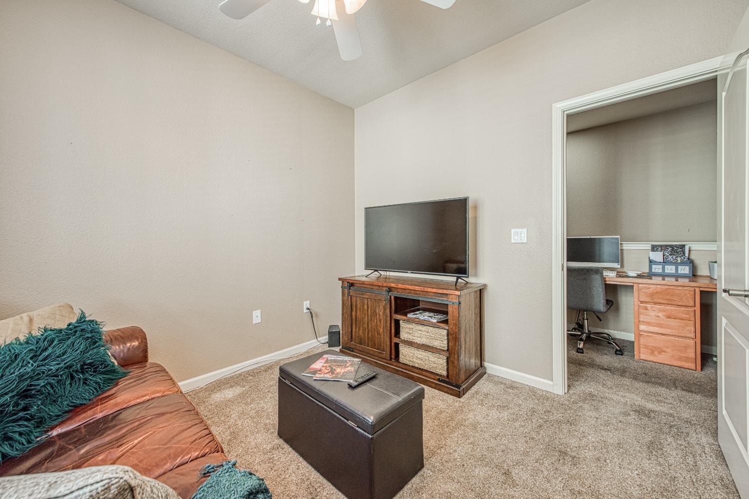 343 Raphael Lane Clovis, CA 93611 - Photo 28 of 48