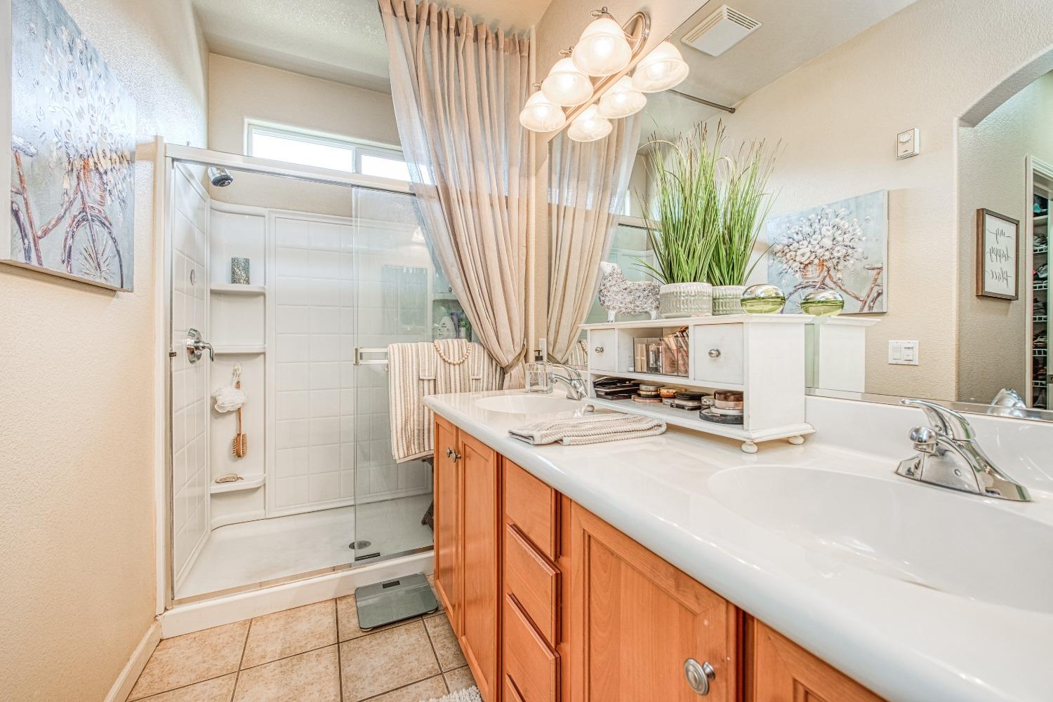 343 Raphael Lane Clovis, CA 93611 - Photo 31 of 48