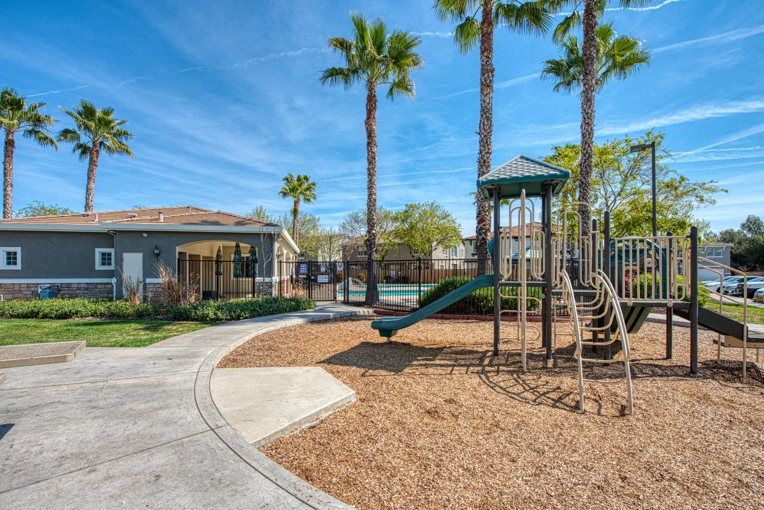 343 Raphael Lane Clovis, CA 93611 - Photo 38 of 48