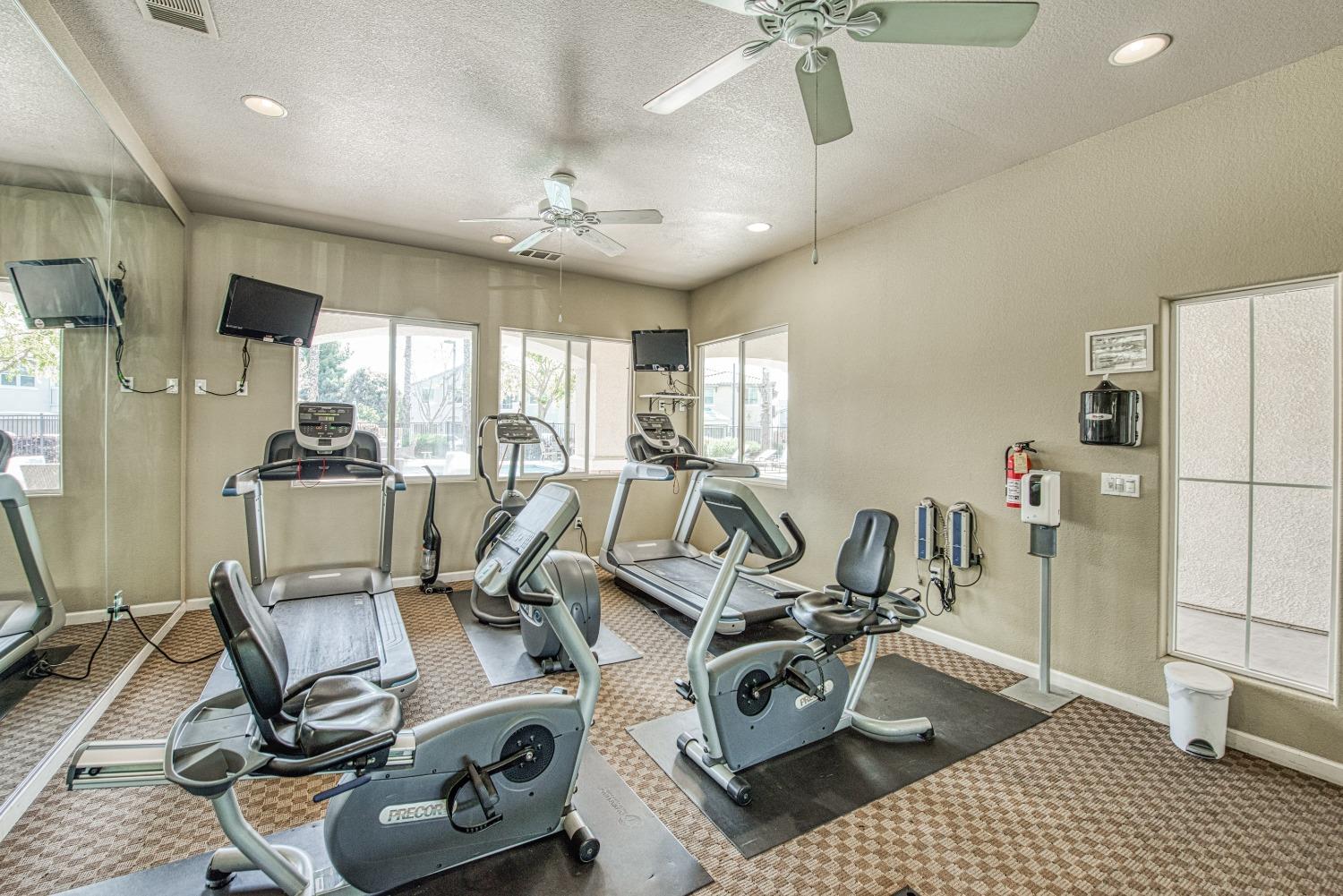 343 Raphael Lane Clovis, CA 93611 - Photo 39 of 48