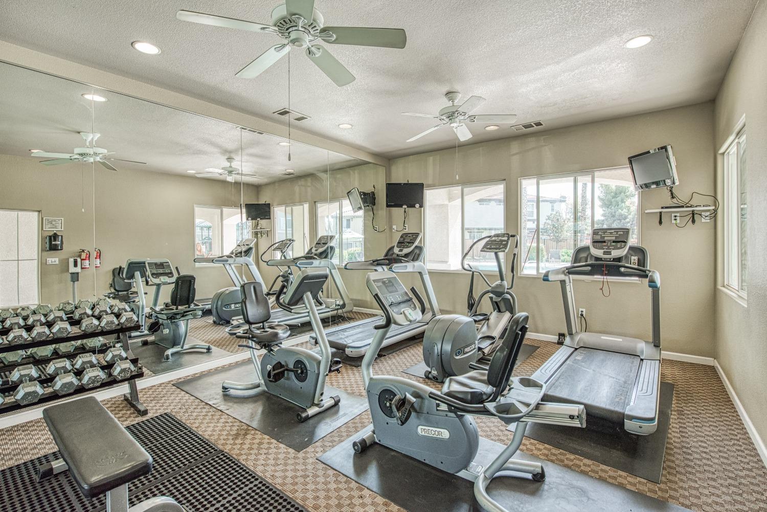 343 Raphael Lane Clovis, CA 93611 - Photo 40 of 48