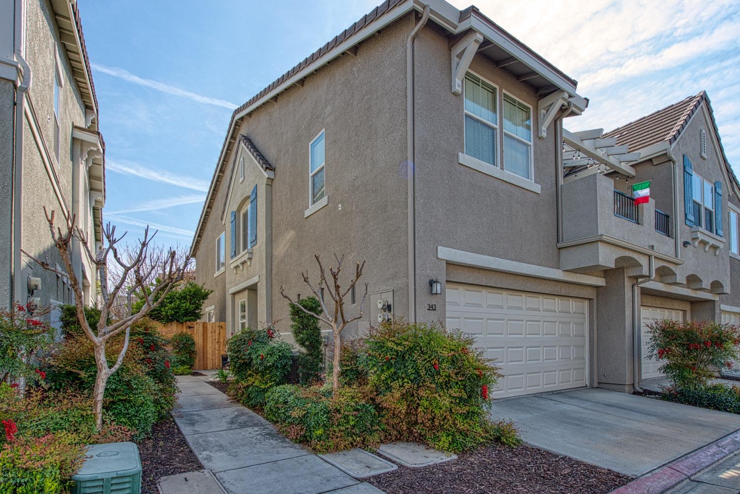 343 Raphael Lane Clovis, CA 93611 - Photo 4 of 48