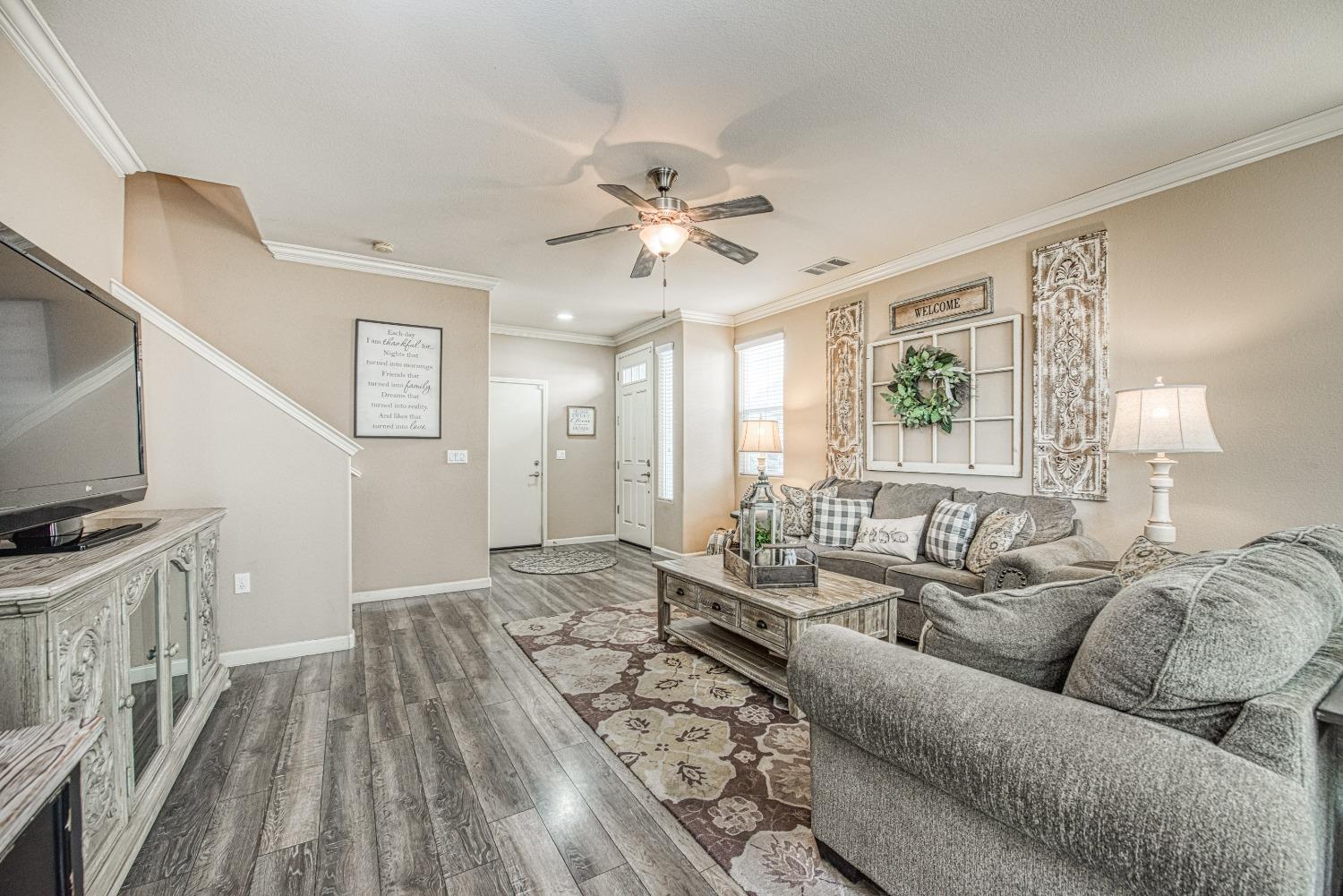 343 Raphael Lane Clovis, CA 93611 - Photo 10 of 48