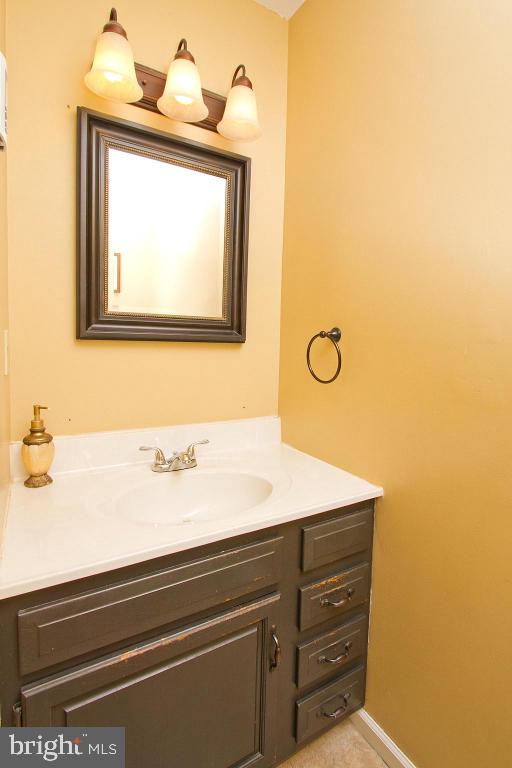 142 Chukar Court Lititz, PA 17543 - Photo 8 of 33