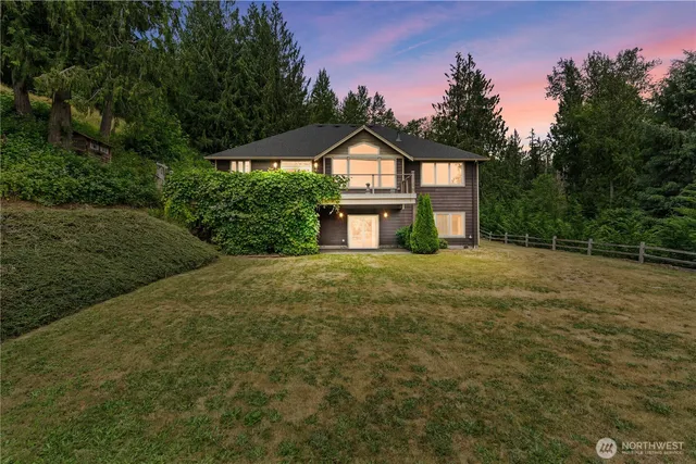 a house view with a outdoor space