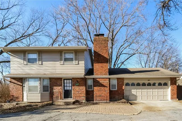 $2,100 | 2300 Northwest 85th Terrace, Kansas City, MO 64154