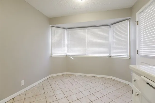 $2,100 | 2300 Northwest 85th Terrace, Kansas City, MO 64154