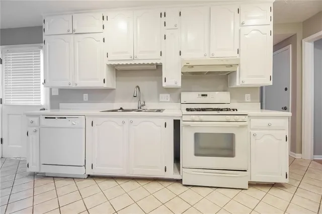 $2,100 | 2300 Northwest 85th Terrace, Kansas City, MO 64154