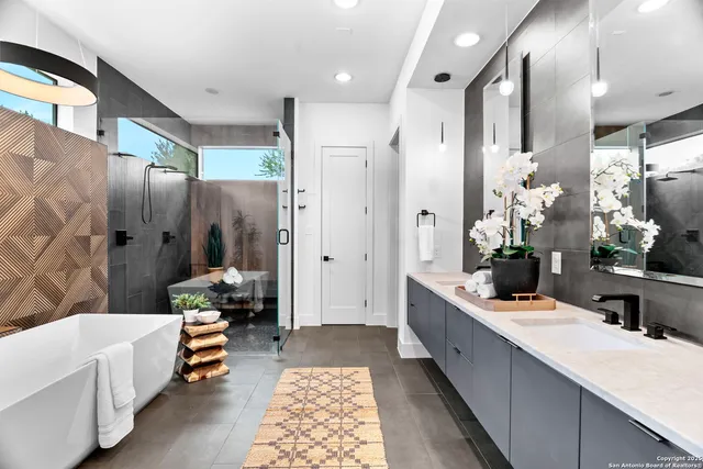 $16,000 | 211 Wellesley Hill, Shavano Park, TX 78231