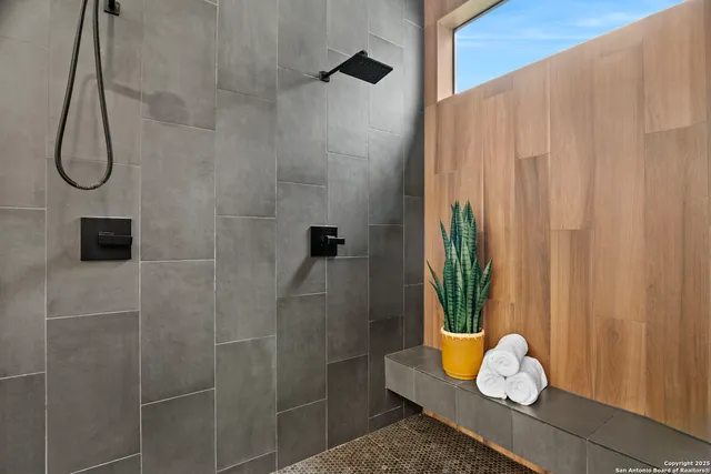 $16,000 | 211 Wellesley Hill, Shavano Park, TX 78231