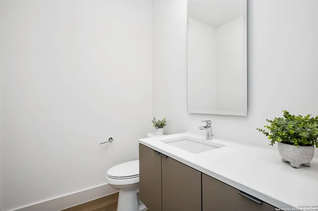 $16,000 | 211 Wellesley Hill, Shavano Park, TX 78231