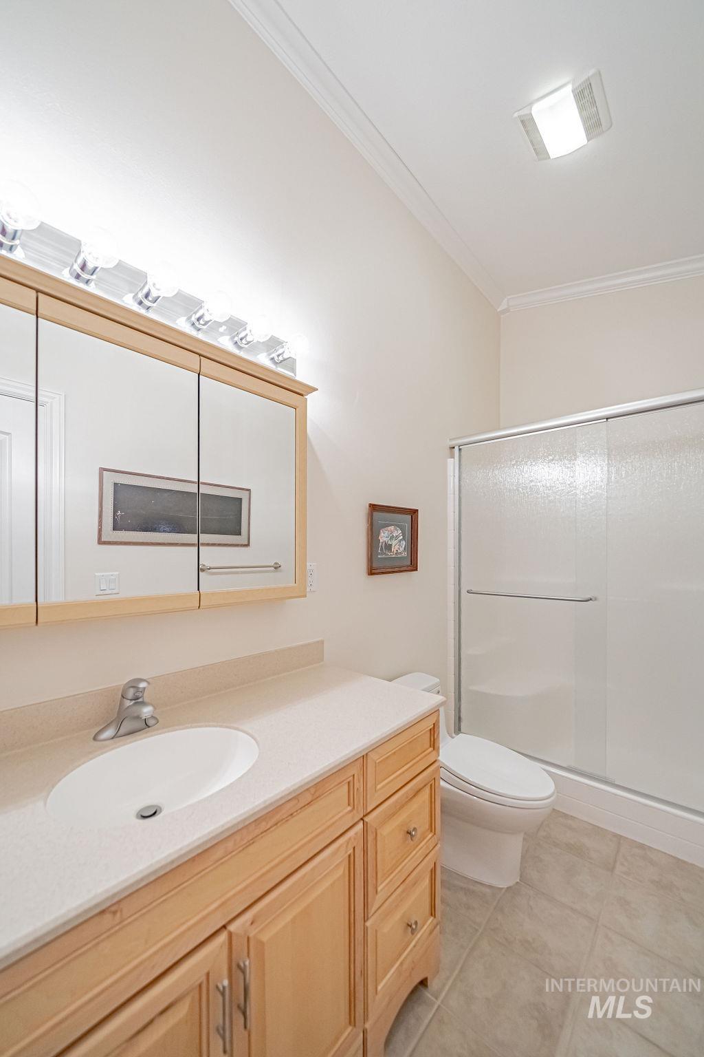2700 North River Road St. Anthony, ID 83445 - Photo 26 of 50 Private Full Bathroom for Guest Bedroom 2.