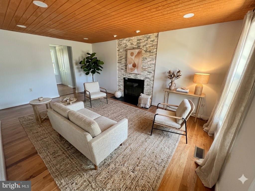 2283 Dosinia Court Reston, VA 20191 - Photo 2 of 21