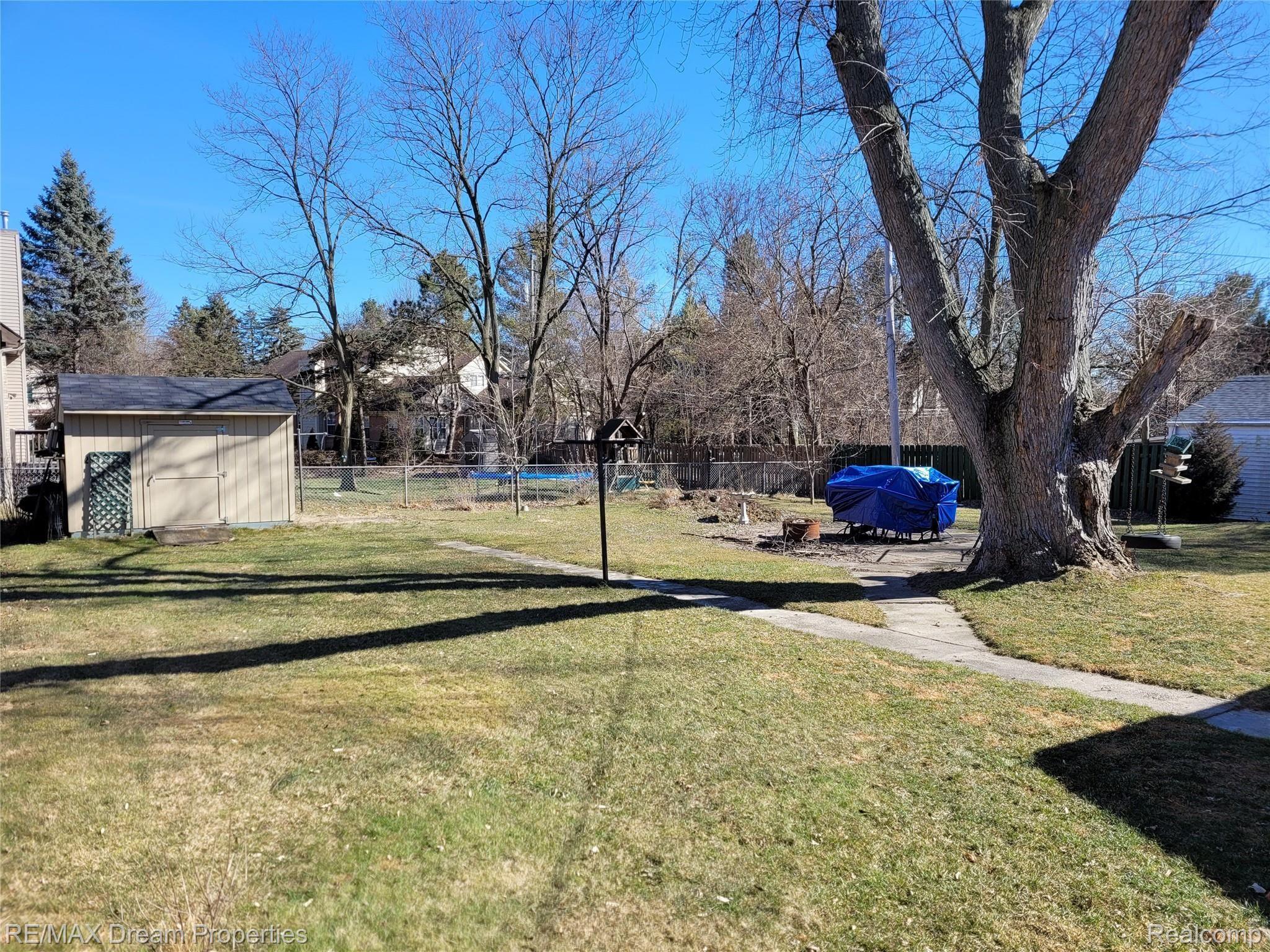 20118 Farmington Road Livonia, MI 48152 - Photo 4 of 20 20210307_142031.jpg