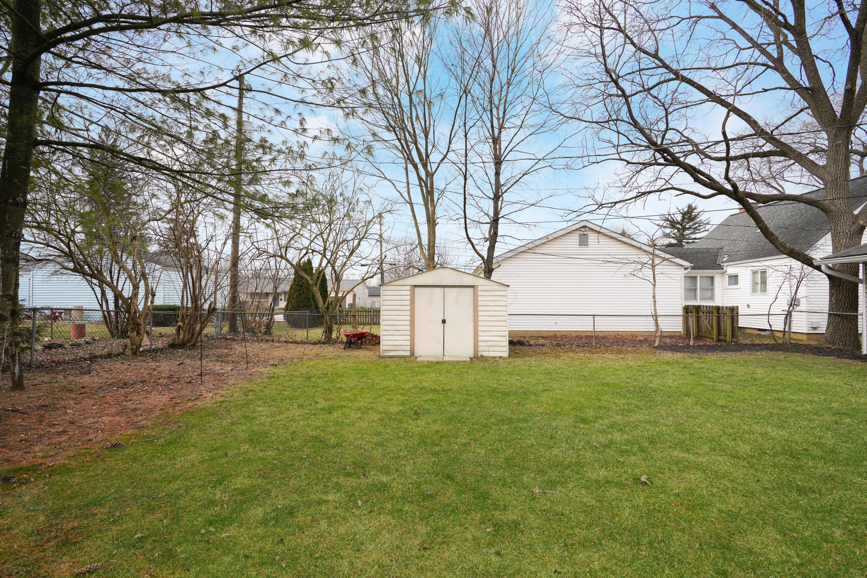 2557 Bristol Road Columbus, OH 43221 - Photo 21 of 23 Backyard