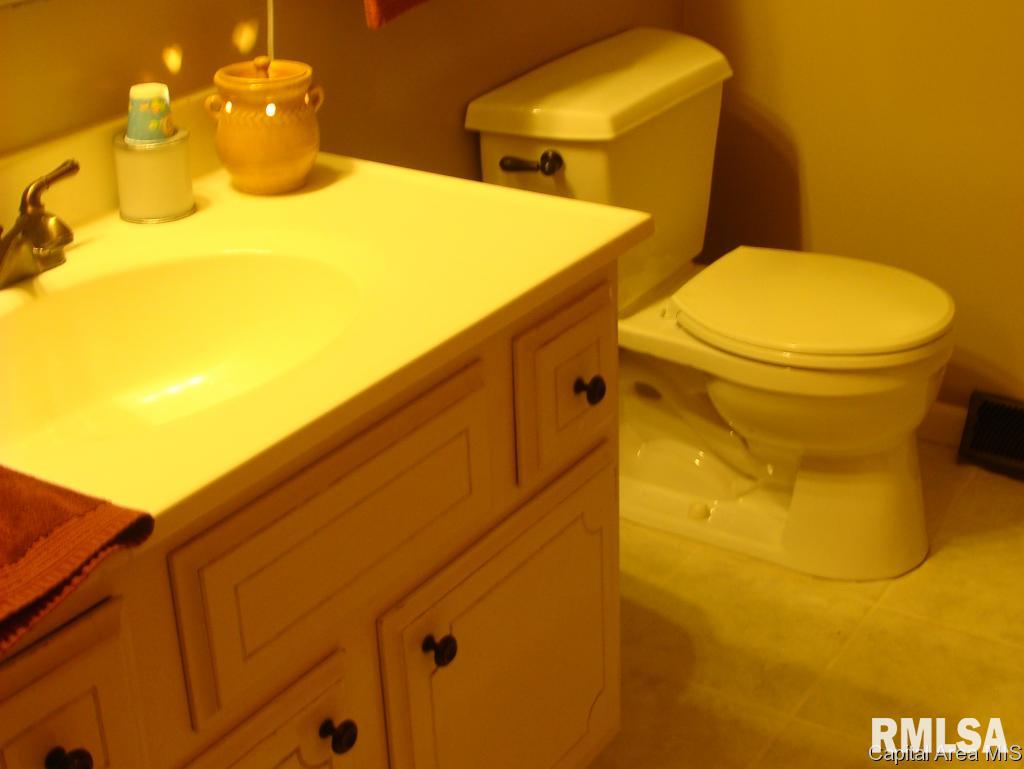1107 Rutledge Street Pawnee, IL 62558 - Photo 15 of 18 Gallery Image 15