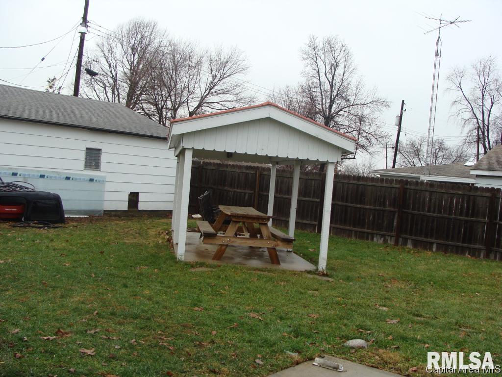 1107 Rutledge Street Pawnee, IL 62558 - Photo 2 of 18 Gallery Image 2