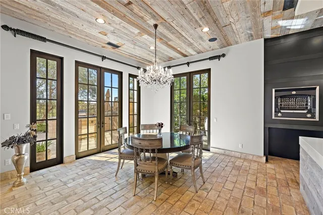 a very nice looking room with a large mirror