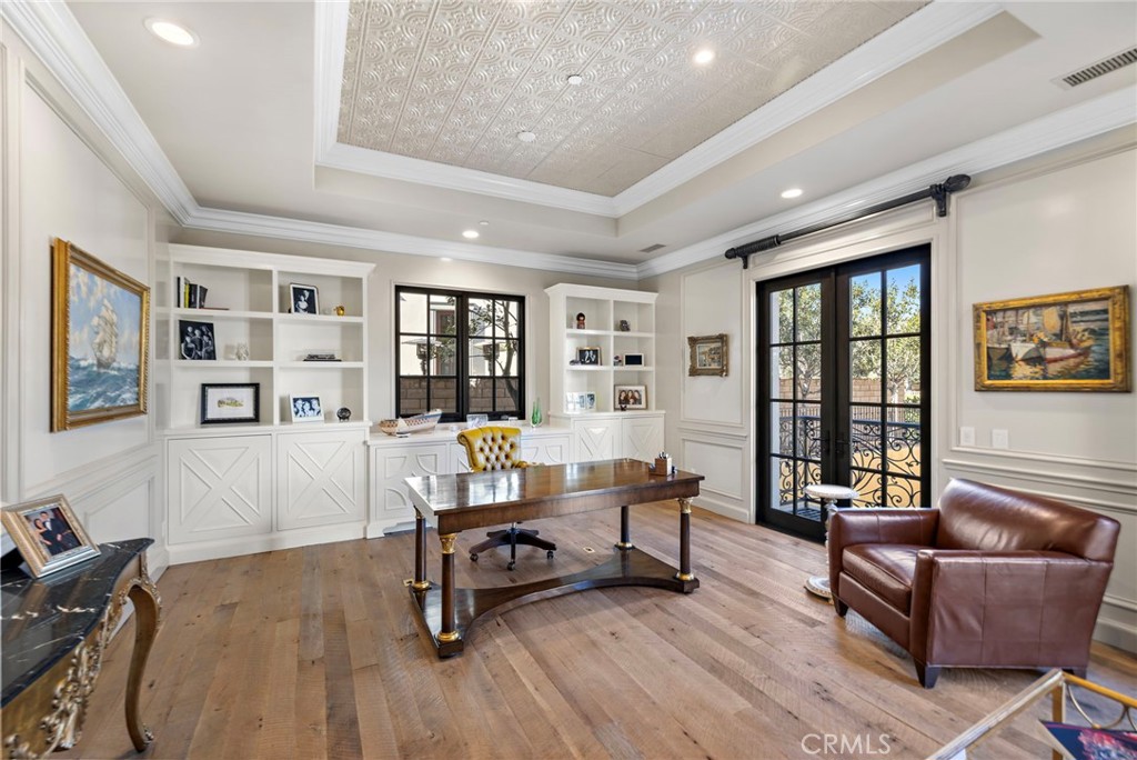 12 Thomas Road Ladera Ranch, CA 92694 - Photo 29 of 70 a living room with furniture