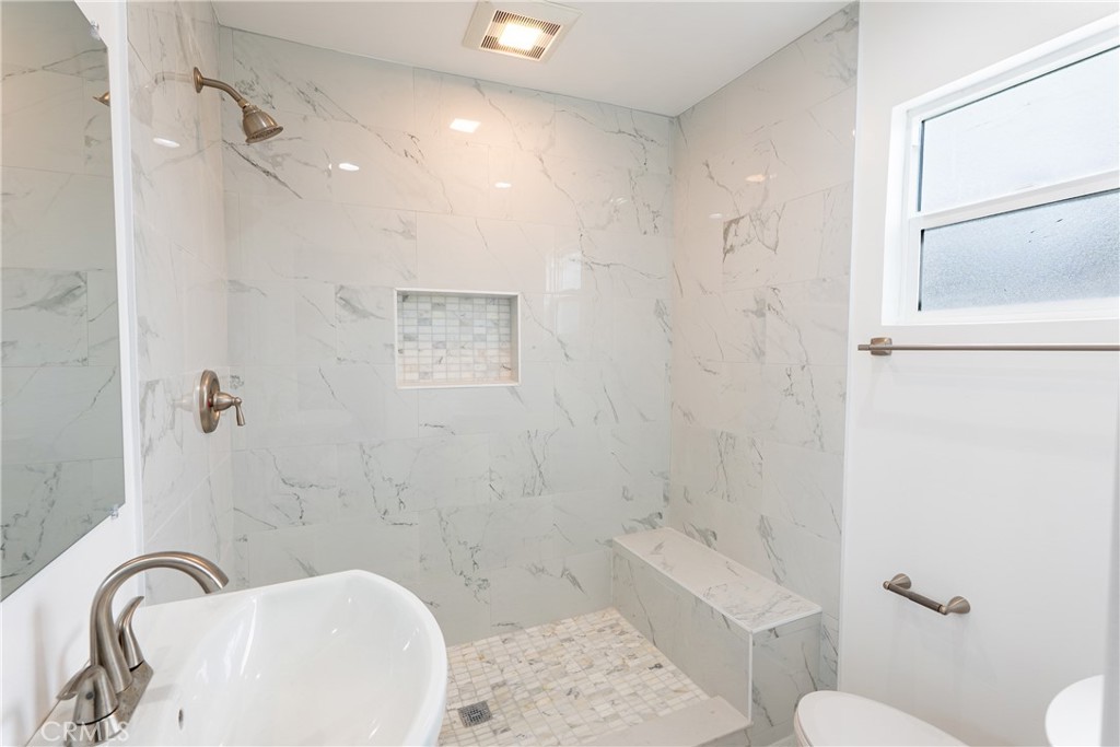 2422 Bryce Road El Monte, CA 91732 - Photo 10 of 25 Restroom front house