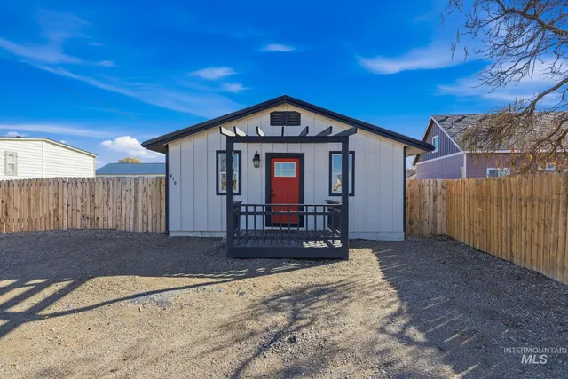 $295,000 | 410 South Roswell Boulevard, Parma, ID 83660