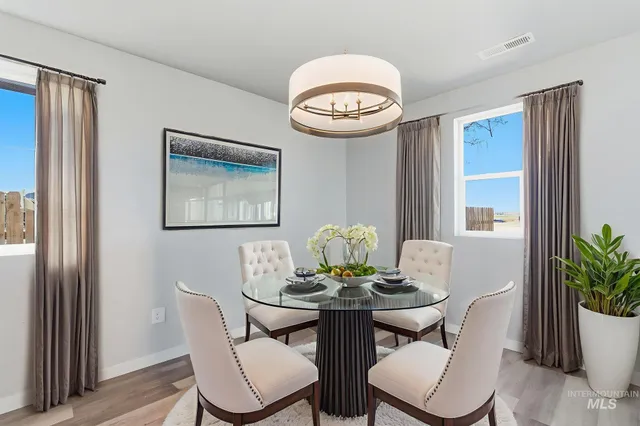 $295,000 | 410 South Roswell Boulevard, Parma, ID 83660