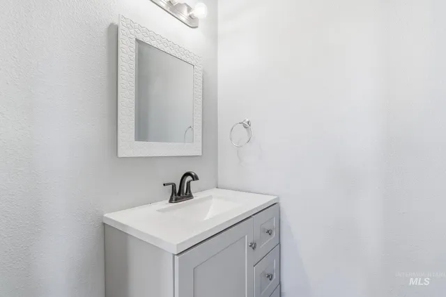 $295,000 | 410 South Roswell Boulevard, Parma, ID 83660