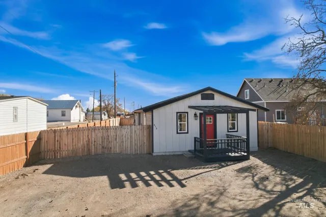 $295,000 | 410 South Roswell Boulevard, Parma, ID 83660