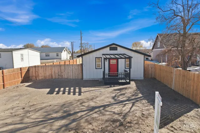 $295,000 | 410 South Roswell Boulevard, Parma, ID 83660