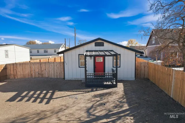 $295,000 | 410 South Roswell Boulevard, Parma, ID 83660