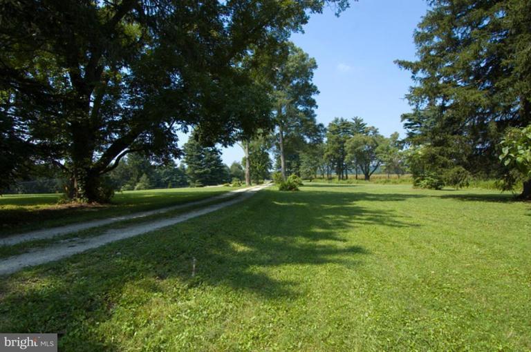526 Belfast Road Sparks, MD 21152 - Photo 2 of 7 a view of a park